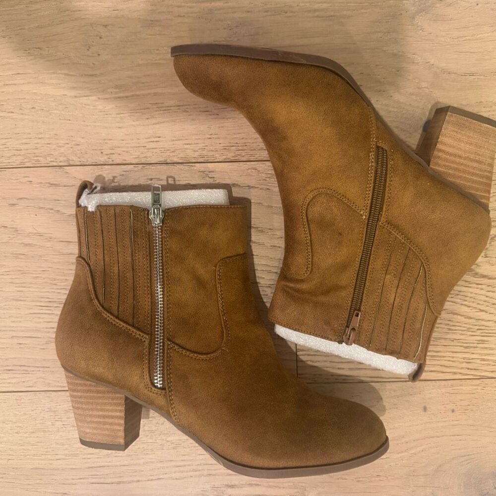 Dolce Vita Ankle bootie Caitie size 9
